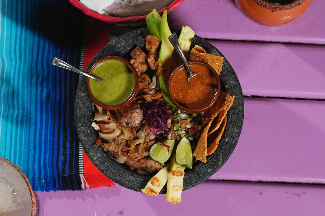Molcajete Guadalupe para dos personas